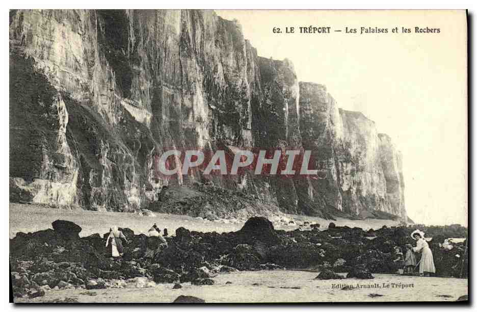 CPA Le Treport Les Falaises et les Rochers