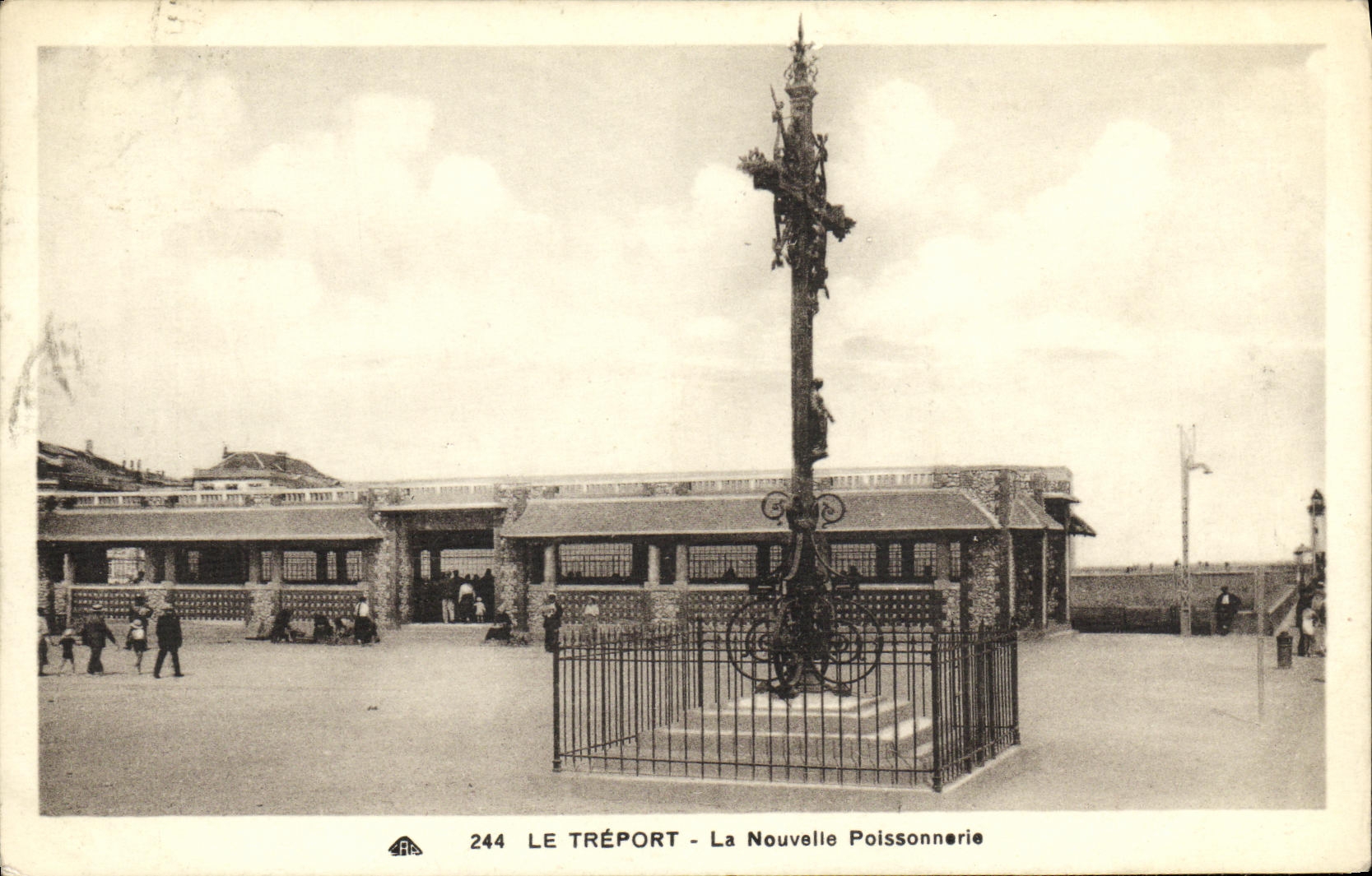 CPA Le Treport La Nouvelle Poissonnerie
