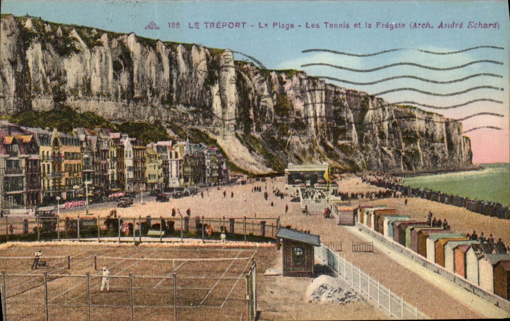 CPA Le Treport Mers La plage Les tennis et la fregate Tennis