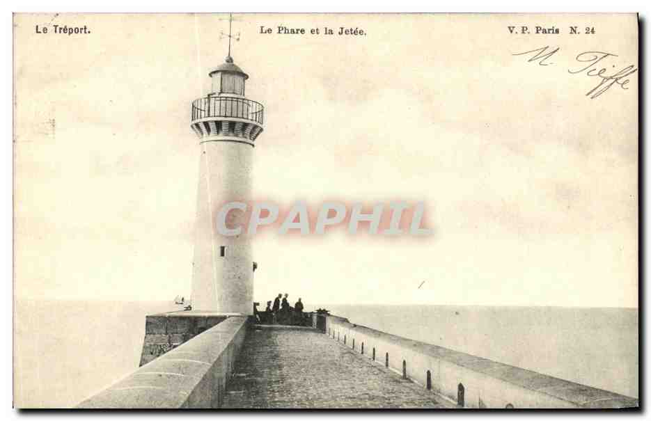 CPA Le Treport Le phare et la jetee
