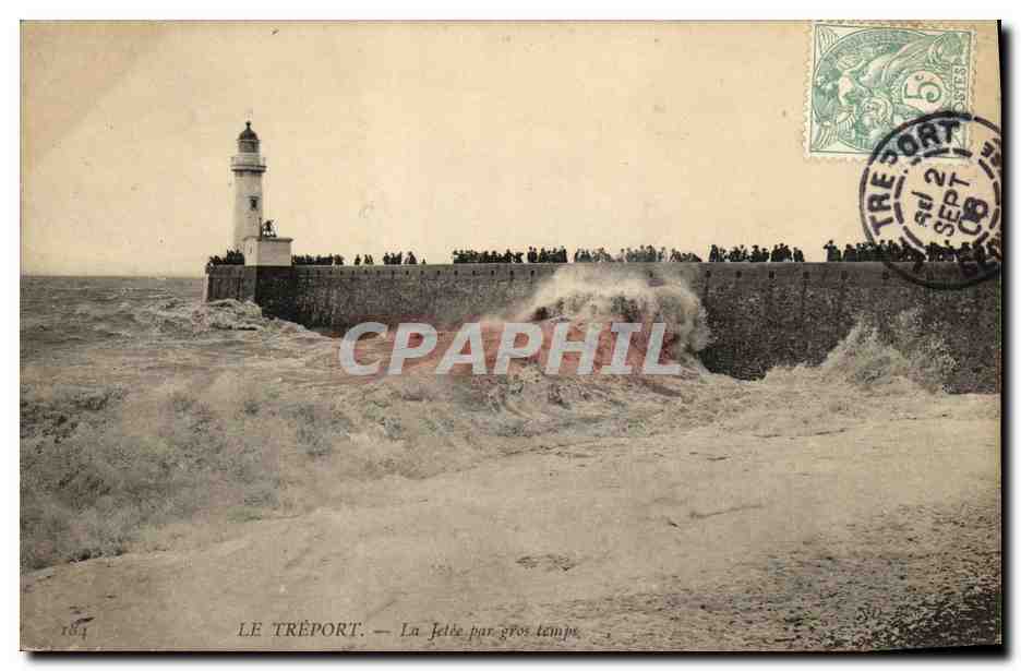 CPA Le Treport La Jetee Par Gros Temps Phare