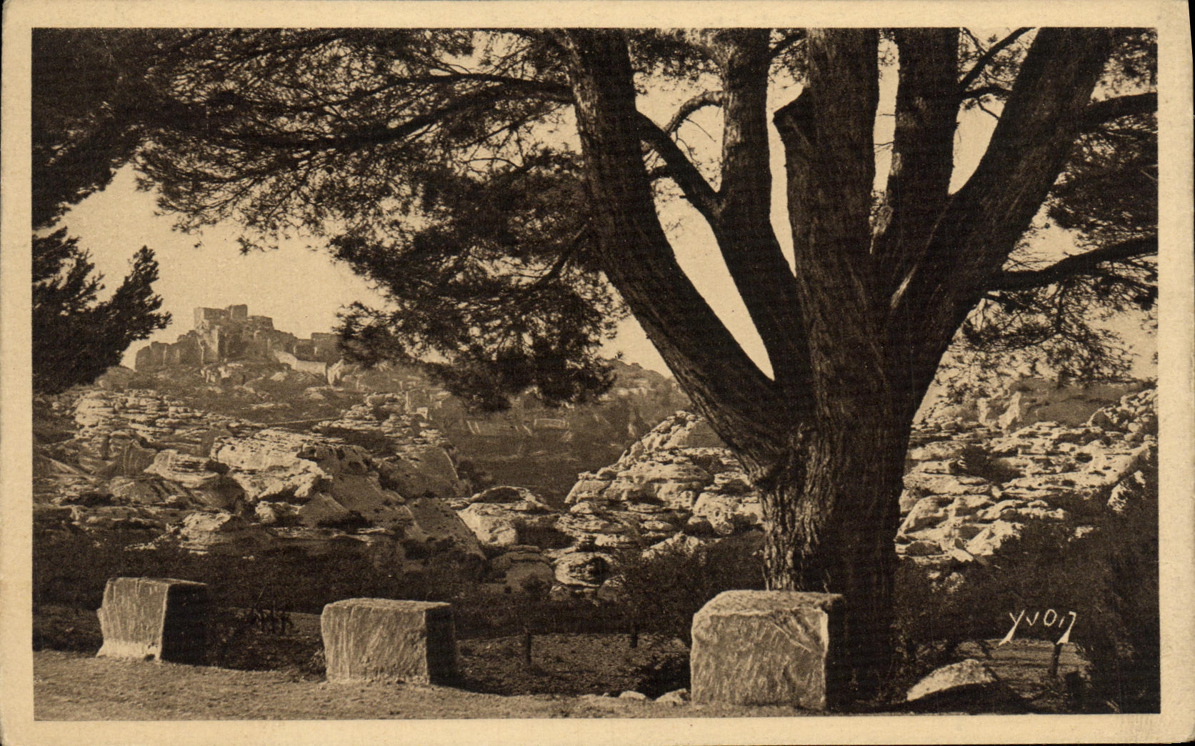 Vue d'ensemble des Baux — Édition d'Art YVON — n°14