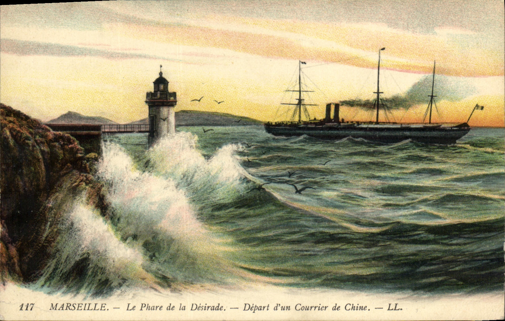 CPA Marseille Le Phare de la Desirade Depart d un courrier de Chine Bateau 