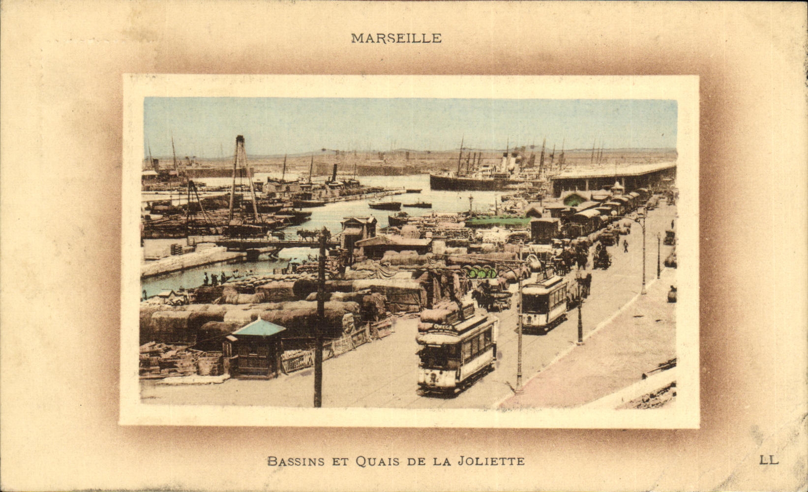 CPA Marseille Bassins et quais de la Joliette Bateaux