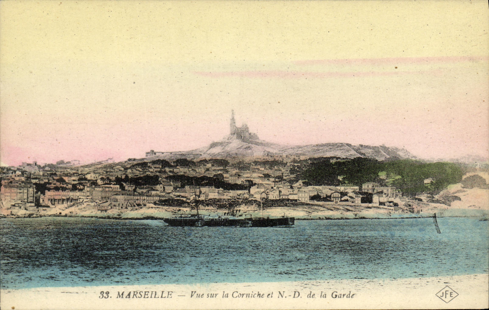 CPA Marseille Vue sur la Corniche et N D de la Garde 
