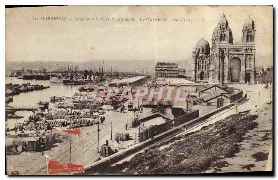 CPA Marseille Le quai et le Port de la Joliette La Cathedrale 