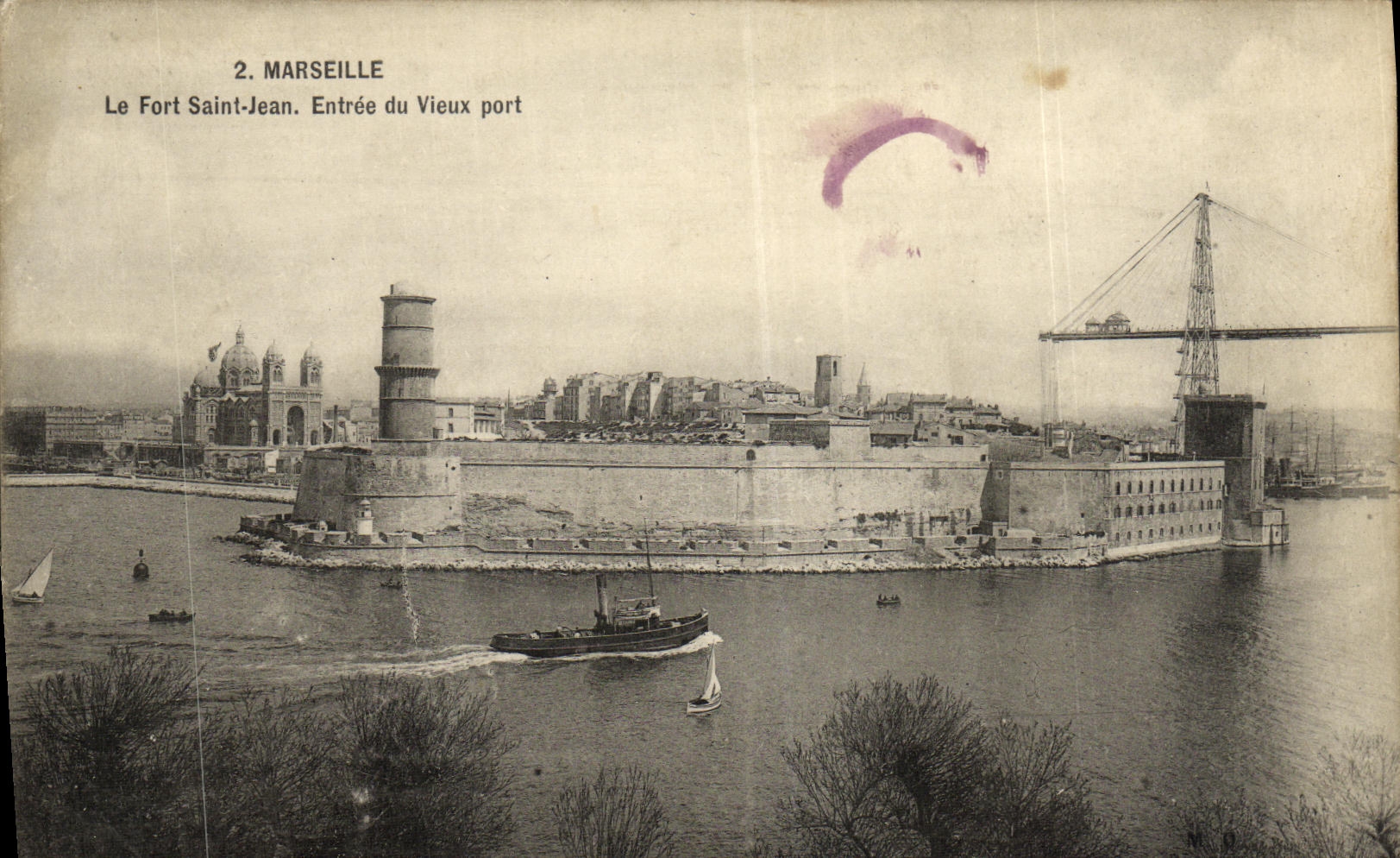 CPA Marseille Le Fort Saint Jean Entree du vieux Port 