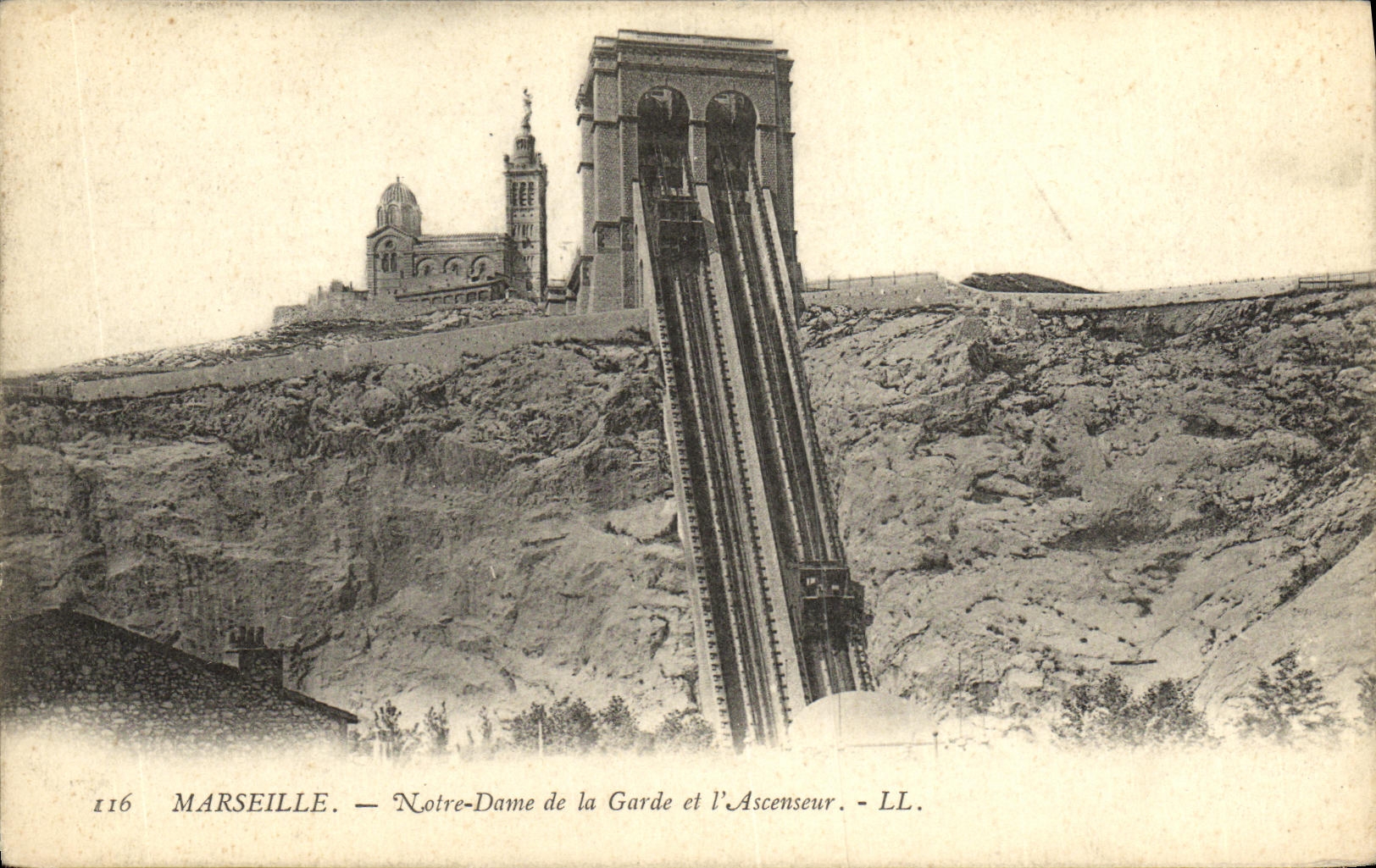 CPA Marseille Notre Dame de la Garde et l Ascenseur