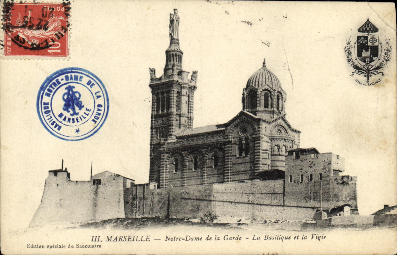 CPA Marseille Notre Dame de la Garde La Basilique et la Vigie 