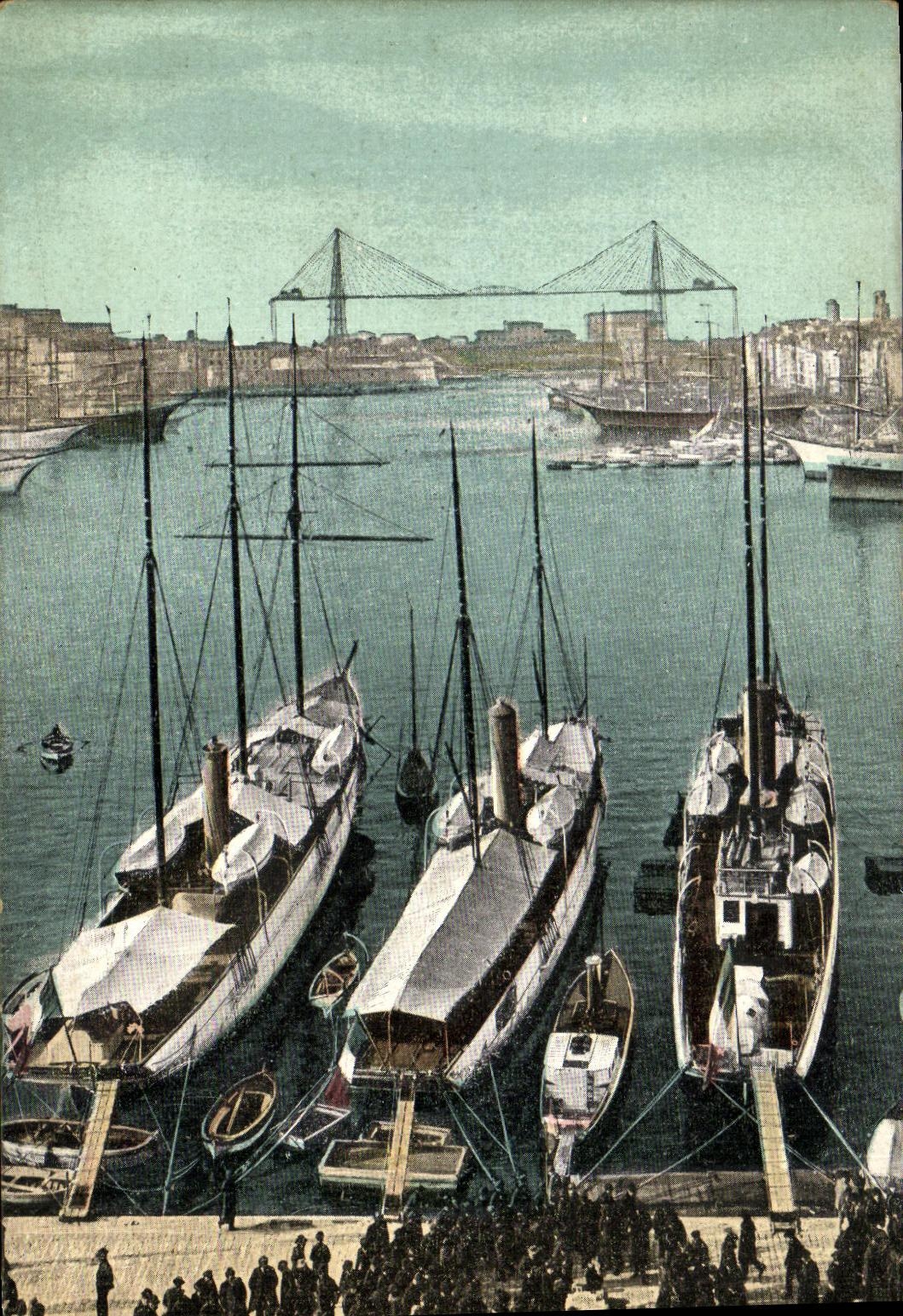 CPA Marseille Yachts dans le vieux port Bateaux