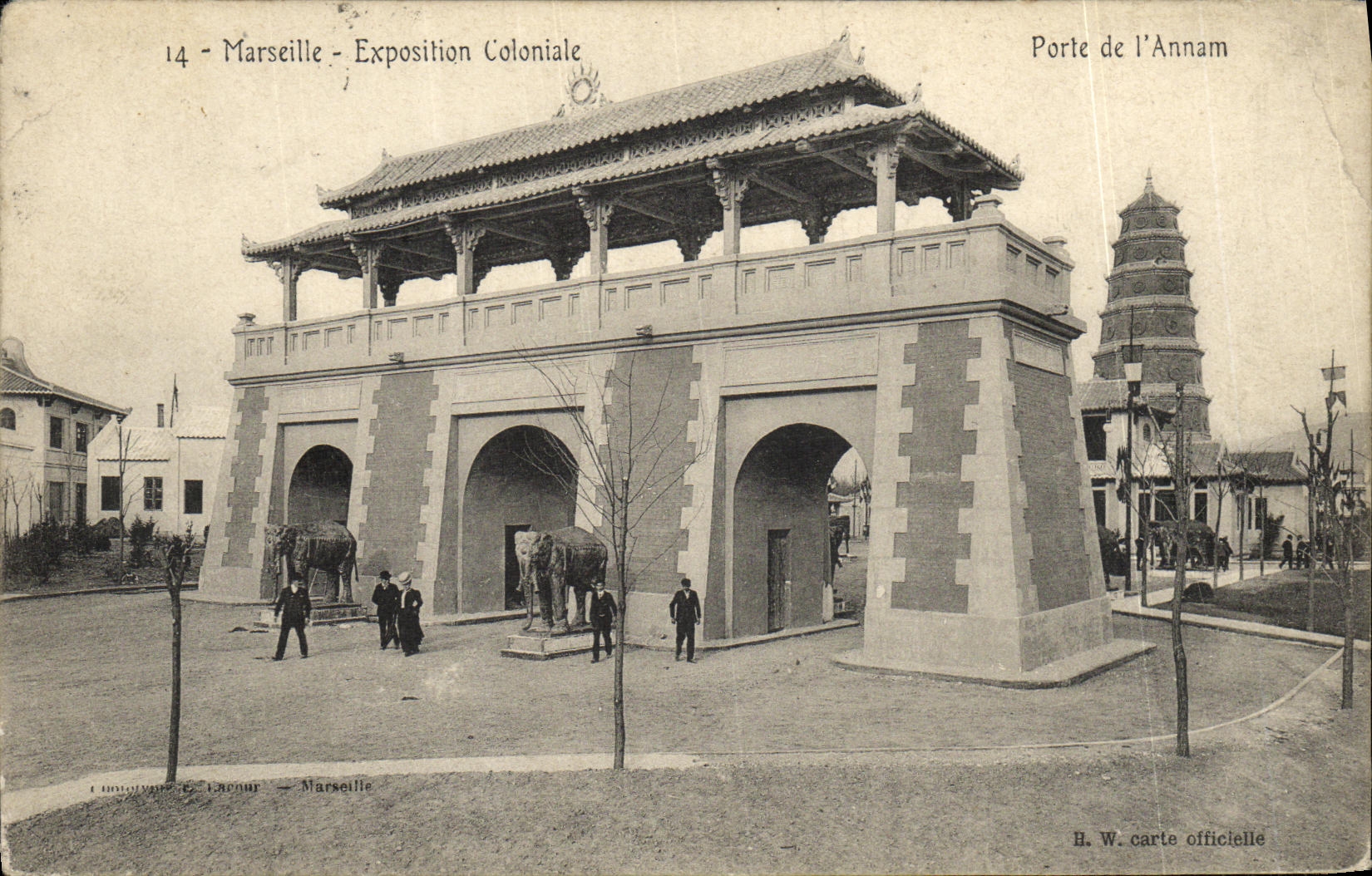 CPA Marseille Exposition Coloniale Porte de l Annam Elephant