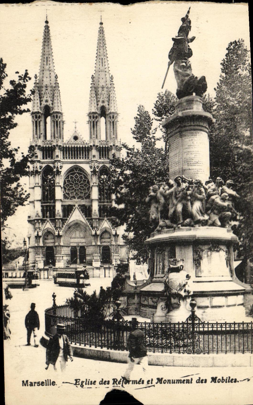 CPA Marseille Eglise Des Refermes et Monument des Mobiles