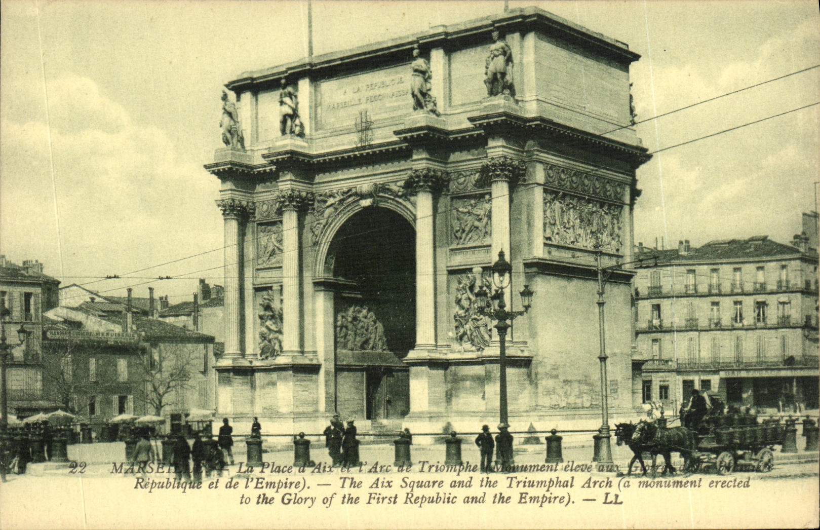 CPA Marseille Place d Aix et l arc de Triomphe