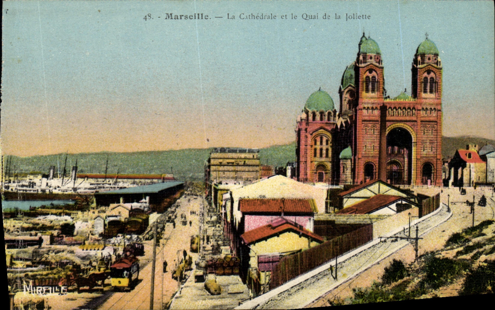 CPA Marseille La Cathedrale et le Quai de la Joliette