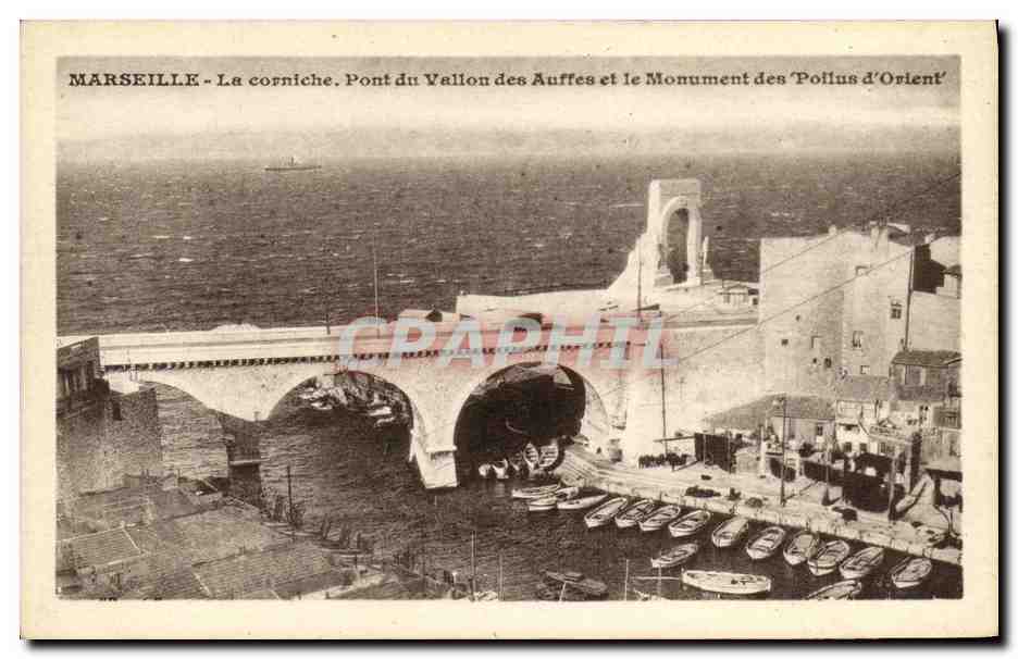 CPA Marseille La Corniche Pont du Vallon des Auffes et le Monument des poilus d Orient