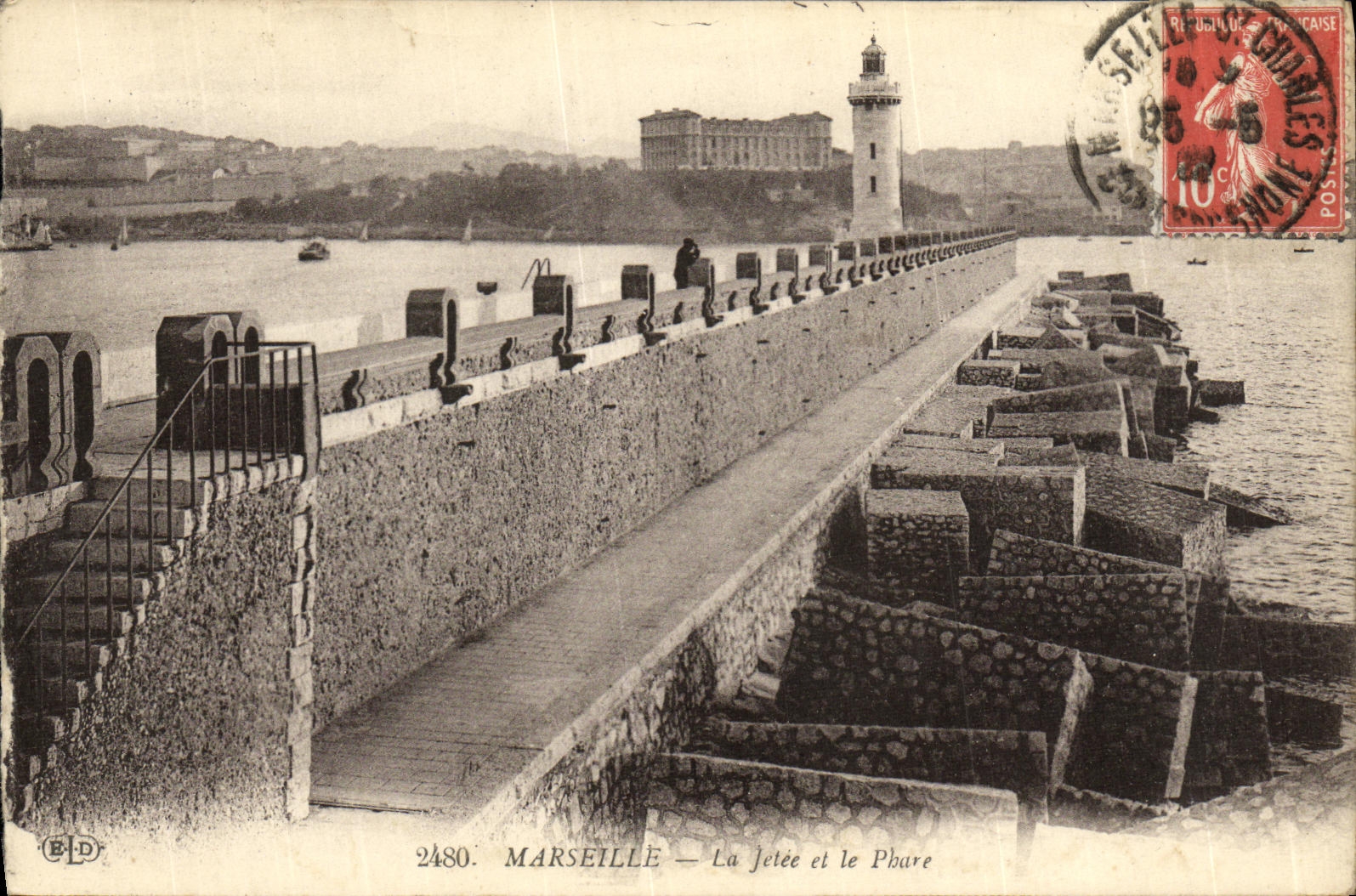 CPA Marseilles La Jetee et le Phare