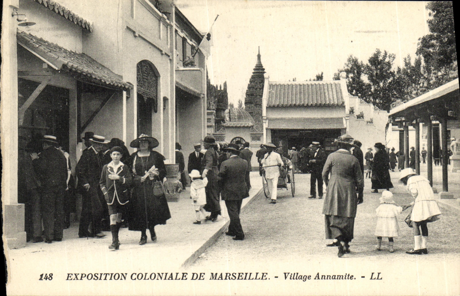 CPA Marseille Exposition Coloniale Village Annamite