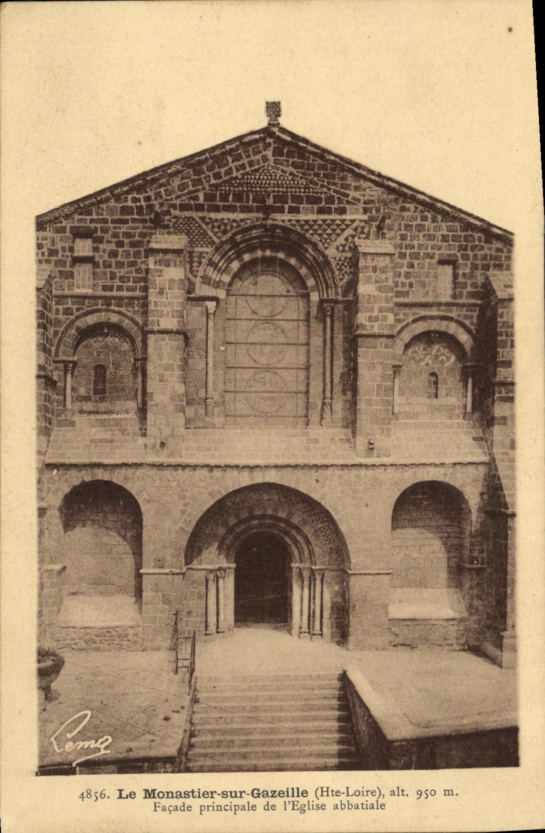 CPA Le Monastier Sur Gazeille Facade principale de l eglise abbatiale