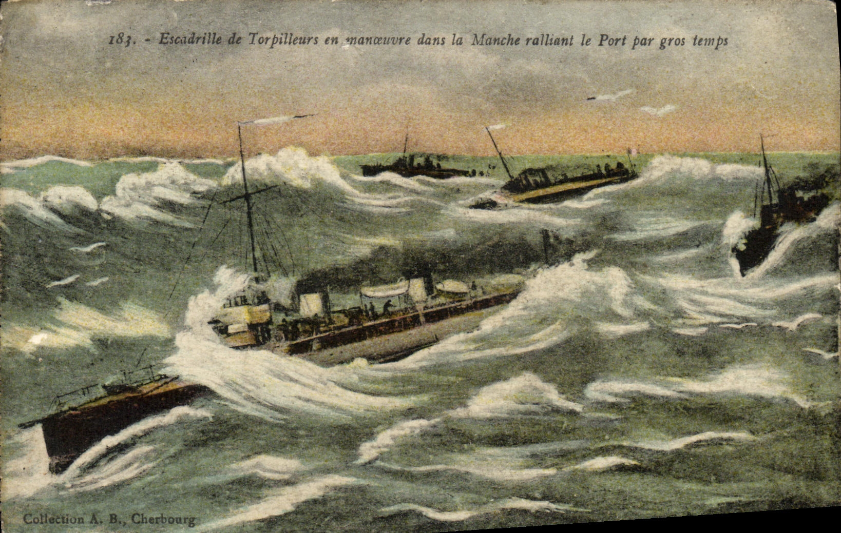 CPA Bateau Guerre Escardile de Torpilleurs en manoeuvre dans la Manche ralliant le Port par gros temps
