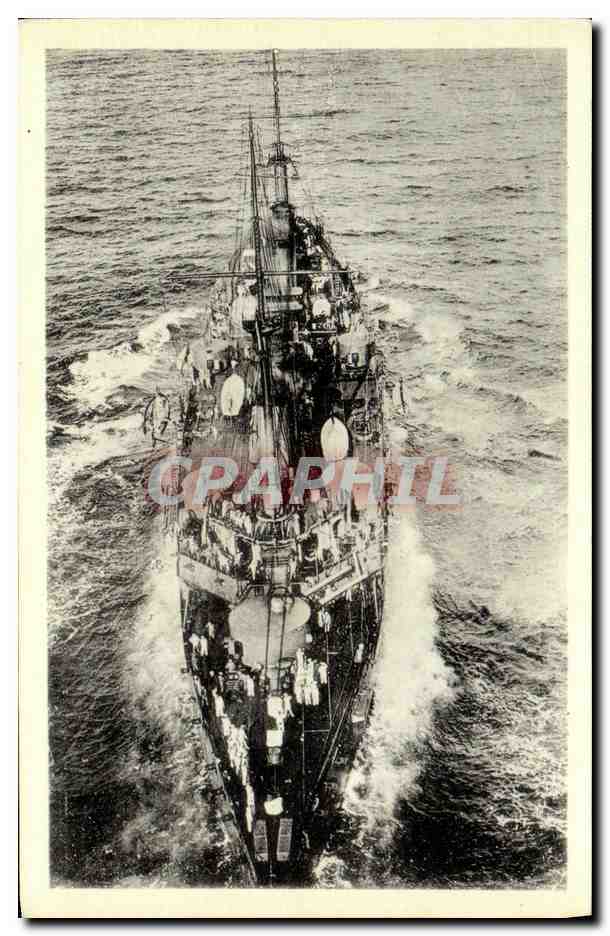 CPM Bateau Guerre Marine de Guerre Cuirasse en Pleine marche vue a vol d oiseau prise d un cerf volant millitaire
