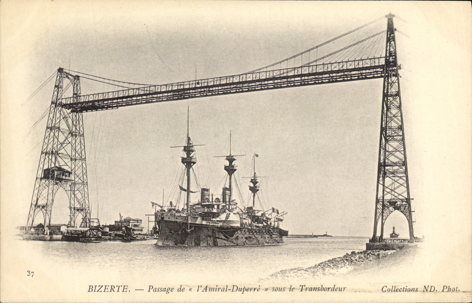 Bizerte — Passage de l'Amiral-Duperré sous le Transbordeur — Collections ND. Phot. n°37