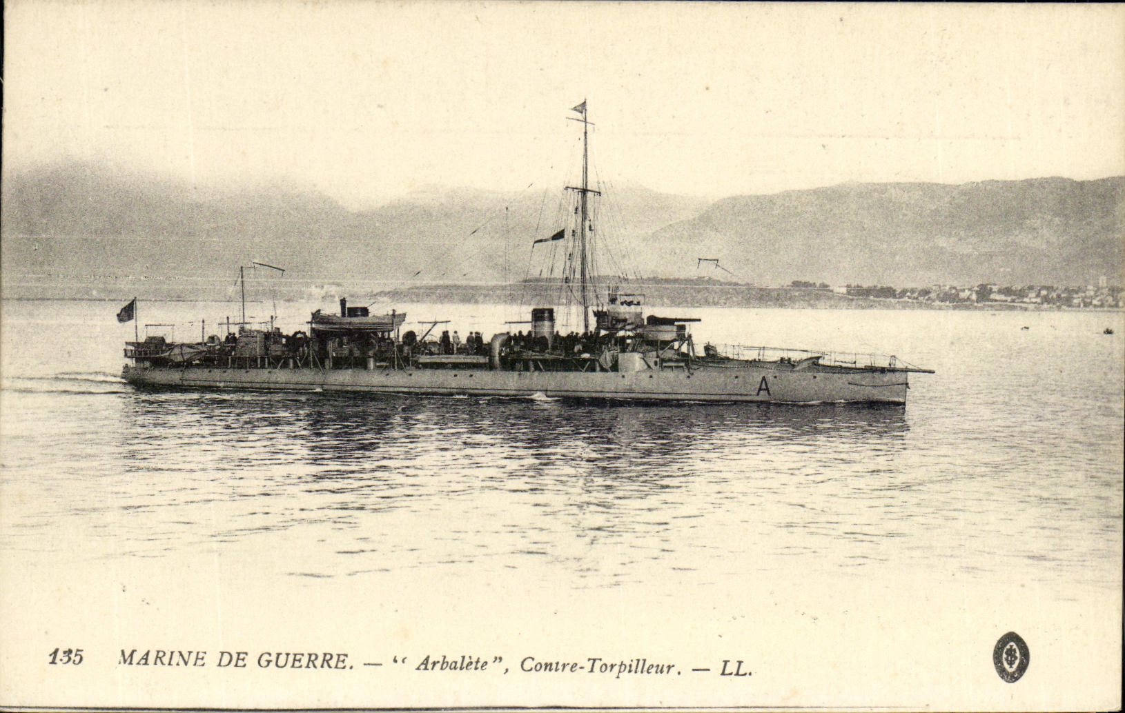 CPA Bateau Guerre Marine de Guerre Arbalete Contre Torpilleur