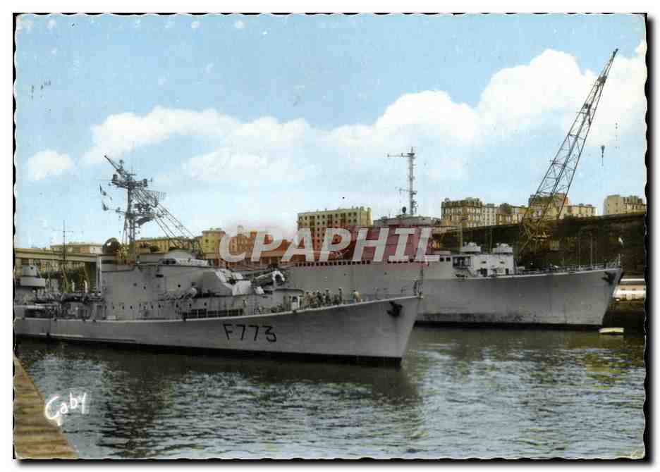 CPM Bateau Guerre Brest Nord Finistere Le Basque Armement anti sous marin