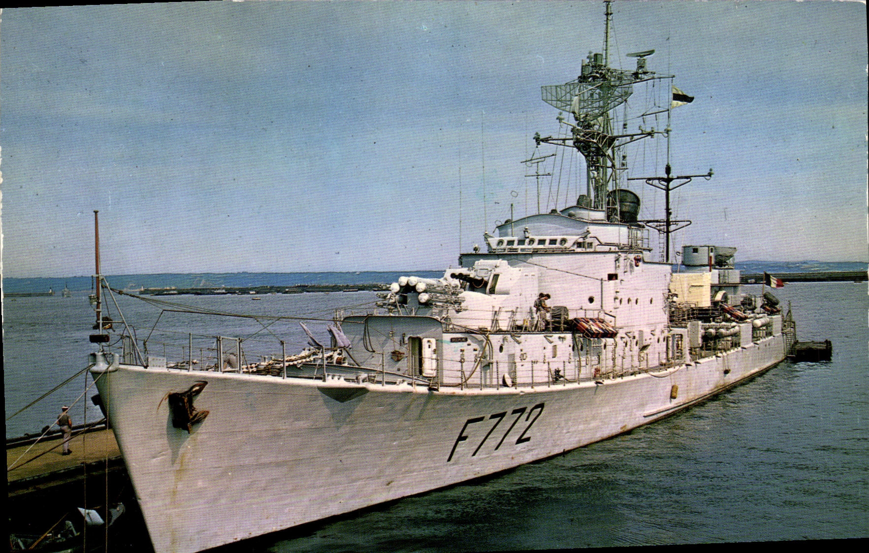 CPM Bateau Guerre La Bretagne L Escorteur rapide Le Breton 