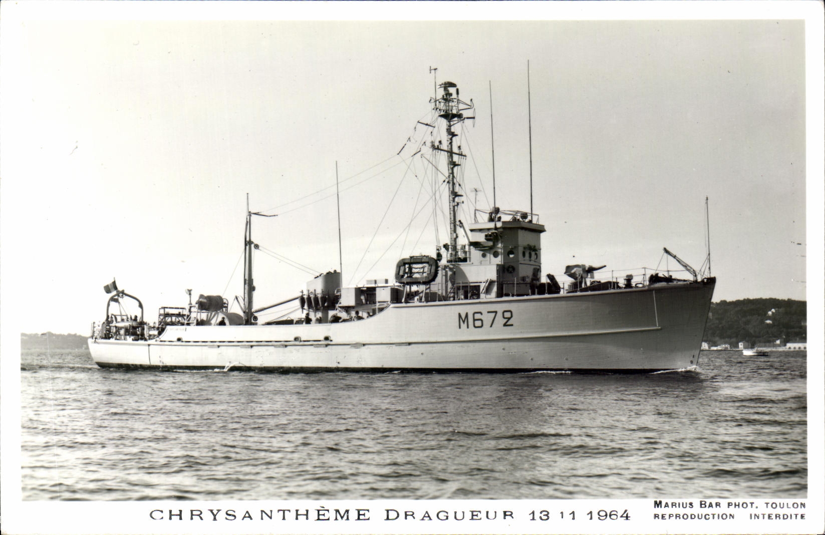 CPM Bateau Guerre Chrysantheme Dragueur 1964