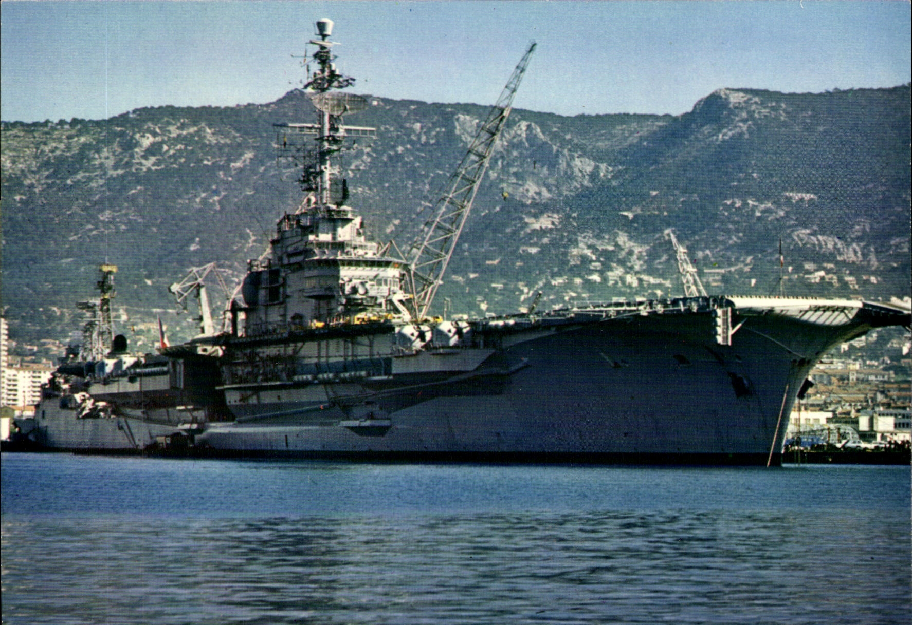 CPM Bateau Guerre La Cote D Azur Varoise Toulon Le Clemenceau a Quai Porte avions
