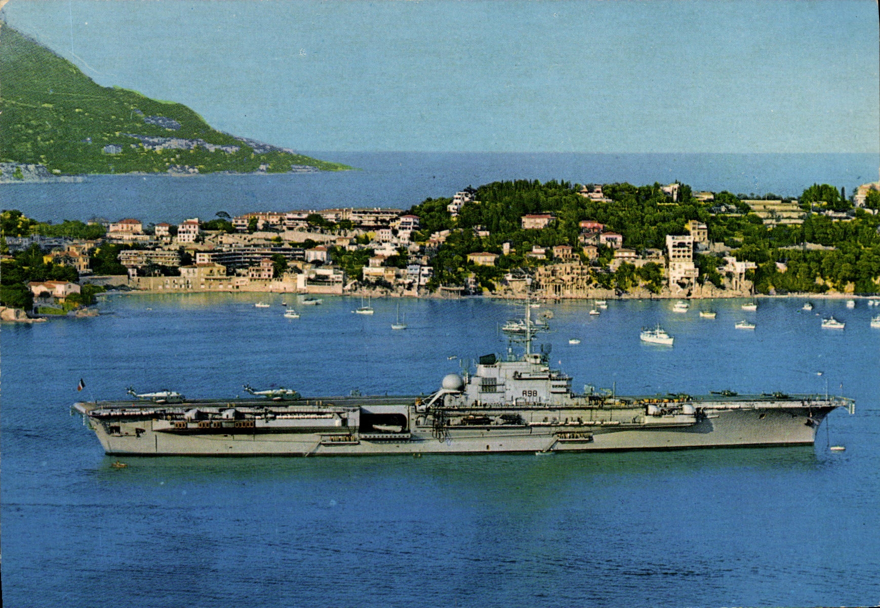 Porte-avions Clemenceau — revue navale de la Flotte de la Méditerranée — Éditions S.E.P.T. - 35, Boulevard Gorbella - Nice