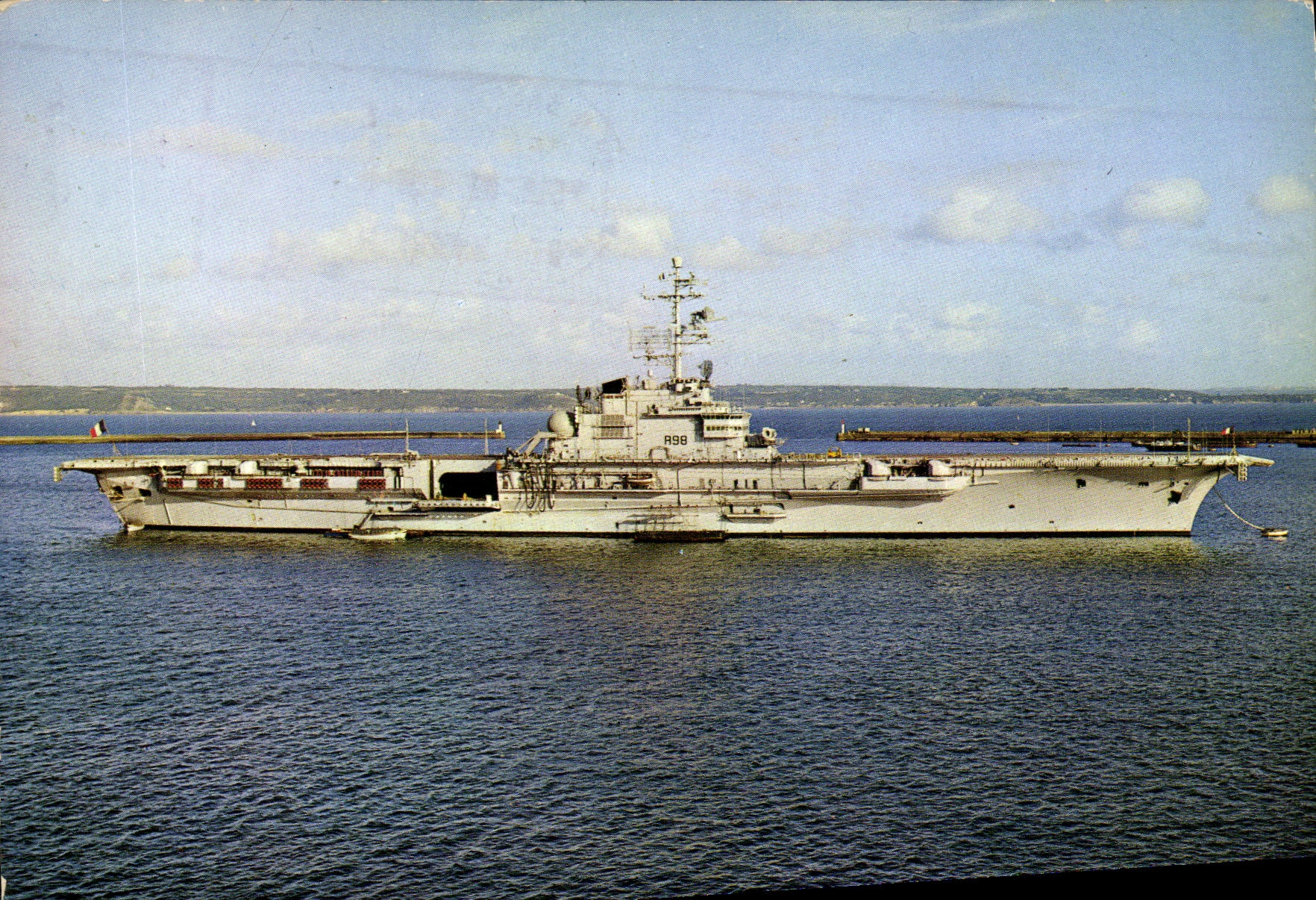 CPM Bateau Guerre La Bretagne En Rade de Brest le Porte Avion Clemenceau