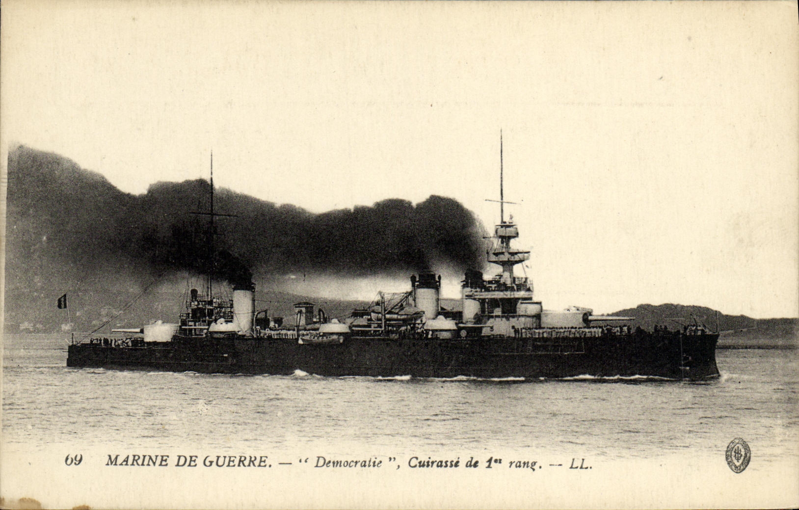 CPA Bateau Guerre Marine De Guerre Le Cuirasse de 1er rang Democratie