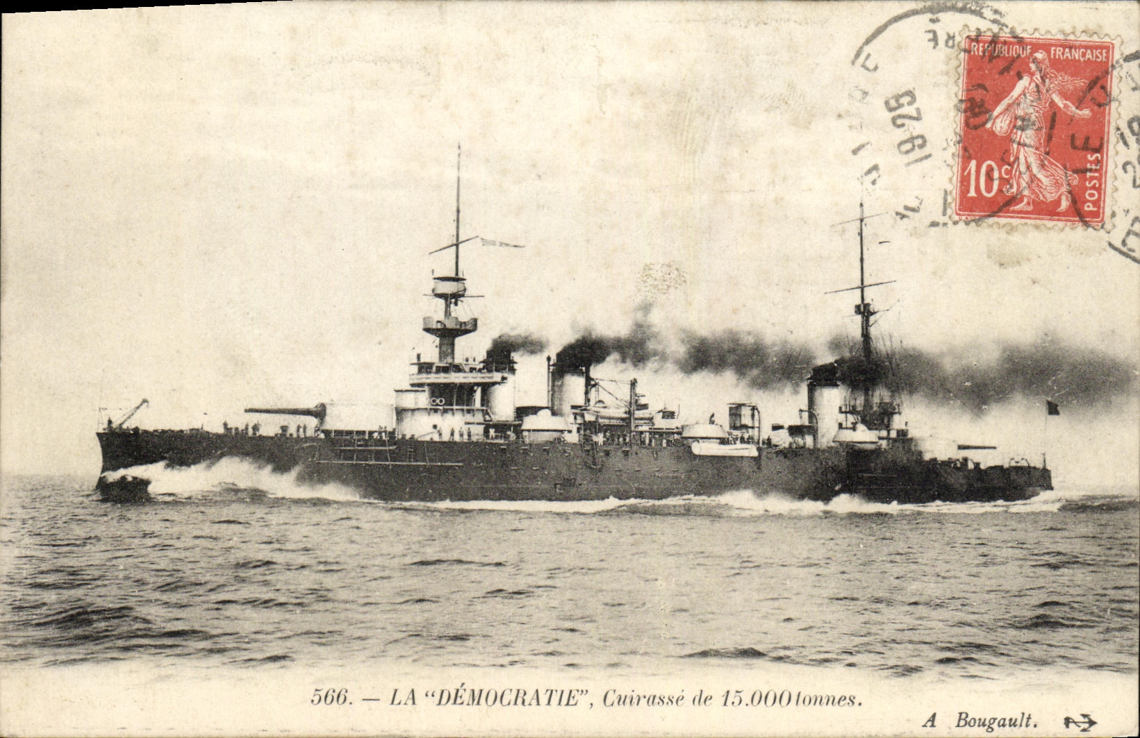 La « Démocratie » — cuirassé de 15.000 tonnes — A. Bougault, n° 566