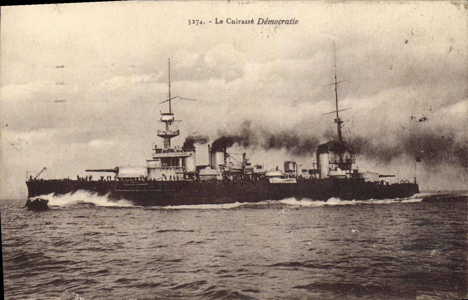 CPA Bateau Guerre Le Cuirasse Democratie