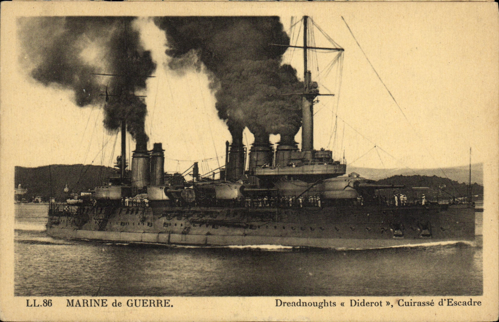 CPA Bateau Guerre Marine de Guerre Dreanoughts Diderot