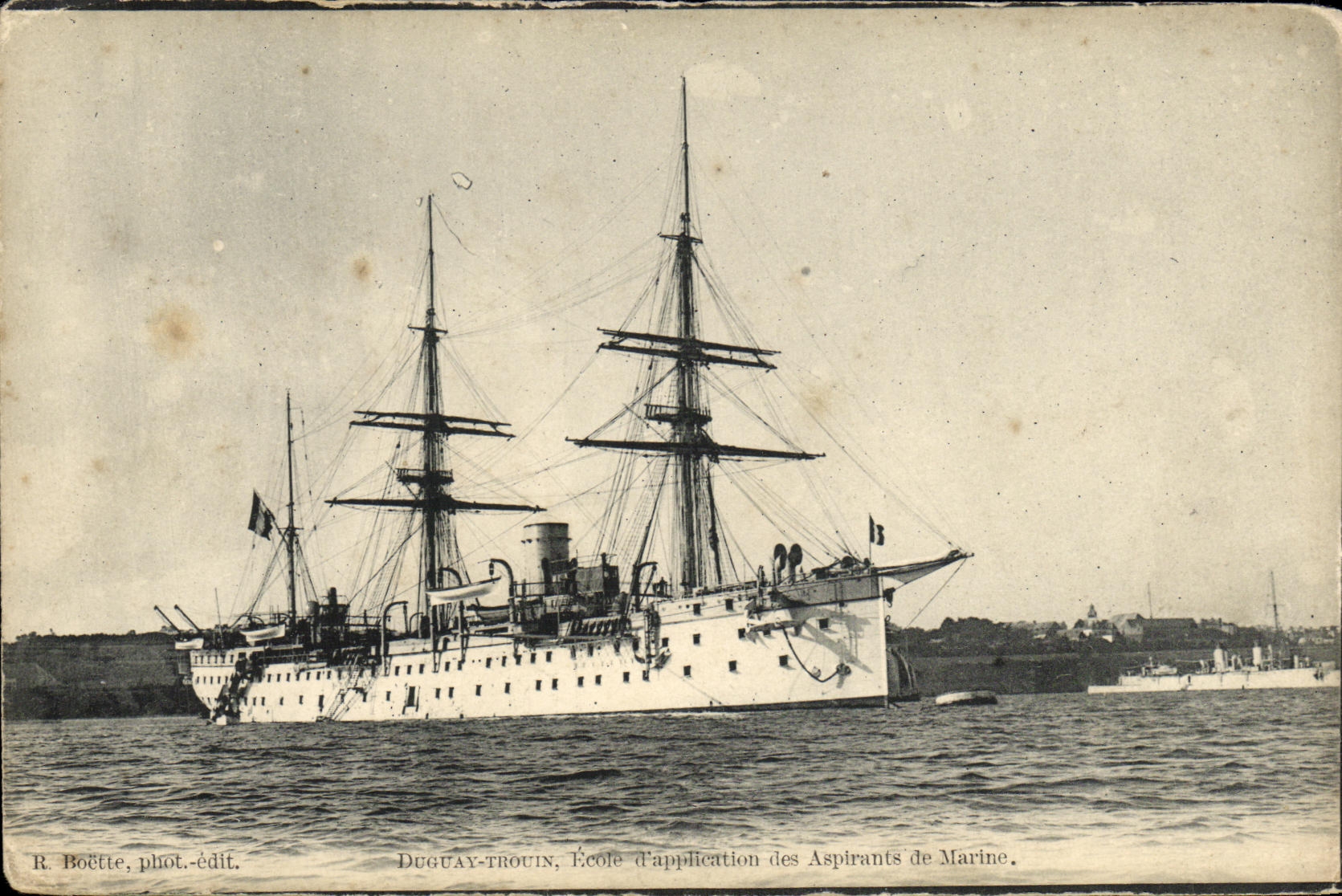 CPA Bateau Guerre Duguay Trouin Ecole d application des Aspirants de Marine