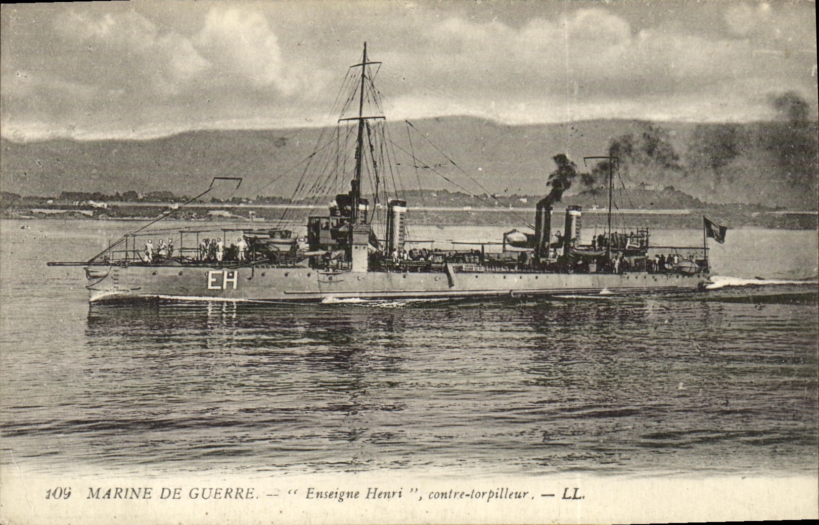 Enseigne Henri — contre-torpilleur — LL. — Marine de Guerre