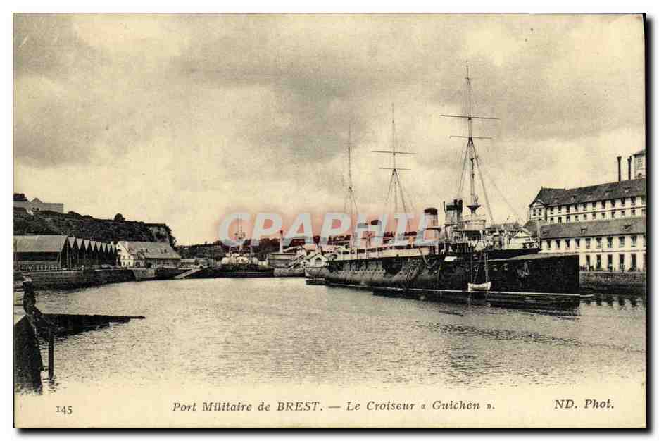 CPA Bateau Guerre Port Militaire de Brest Le Croiseur Guichen