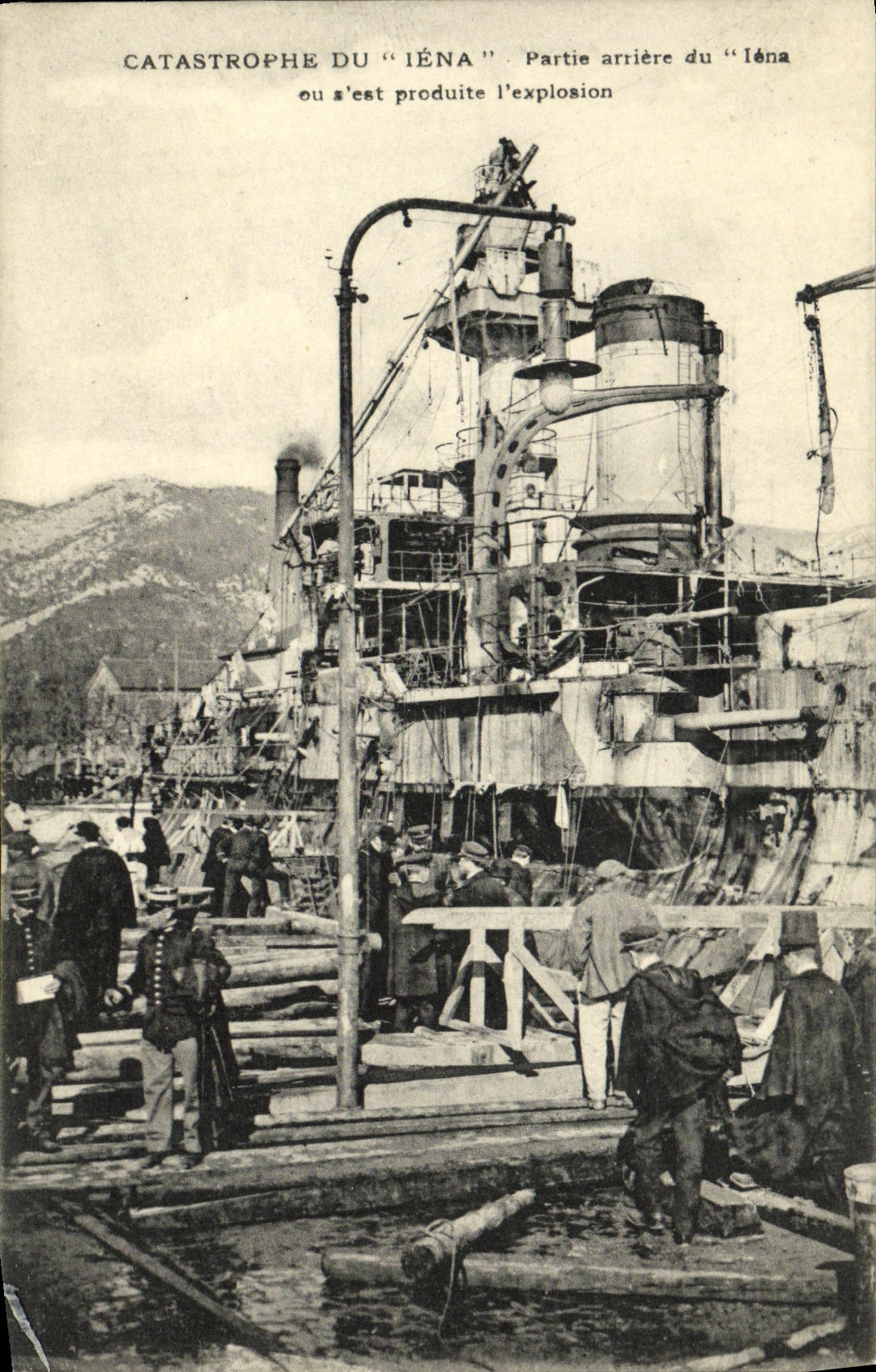 Katastrophe des "Iéna" — Hinterteil des Schiffs, an dem die Explosion stattfand — Ateliers de Phototypie Guendé, Marseille