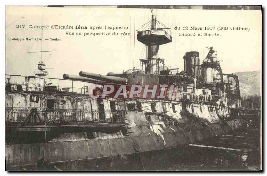 CPA Bateau Guerre Culrasse d Escadre Iena Apres L Explosion Vue en Perspective du Cote