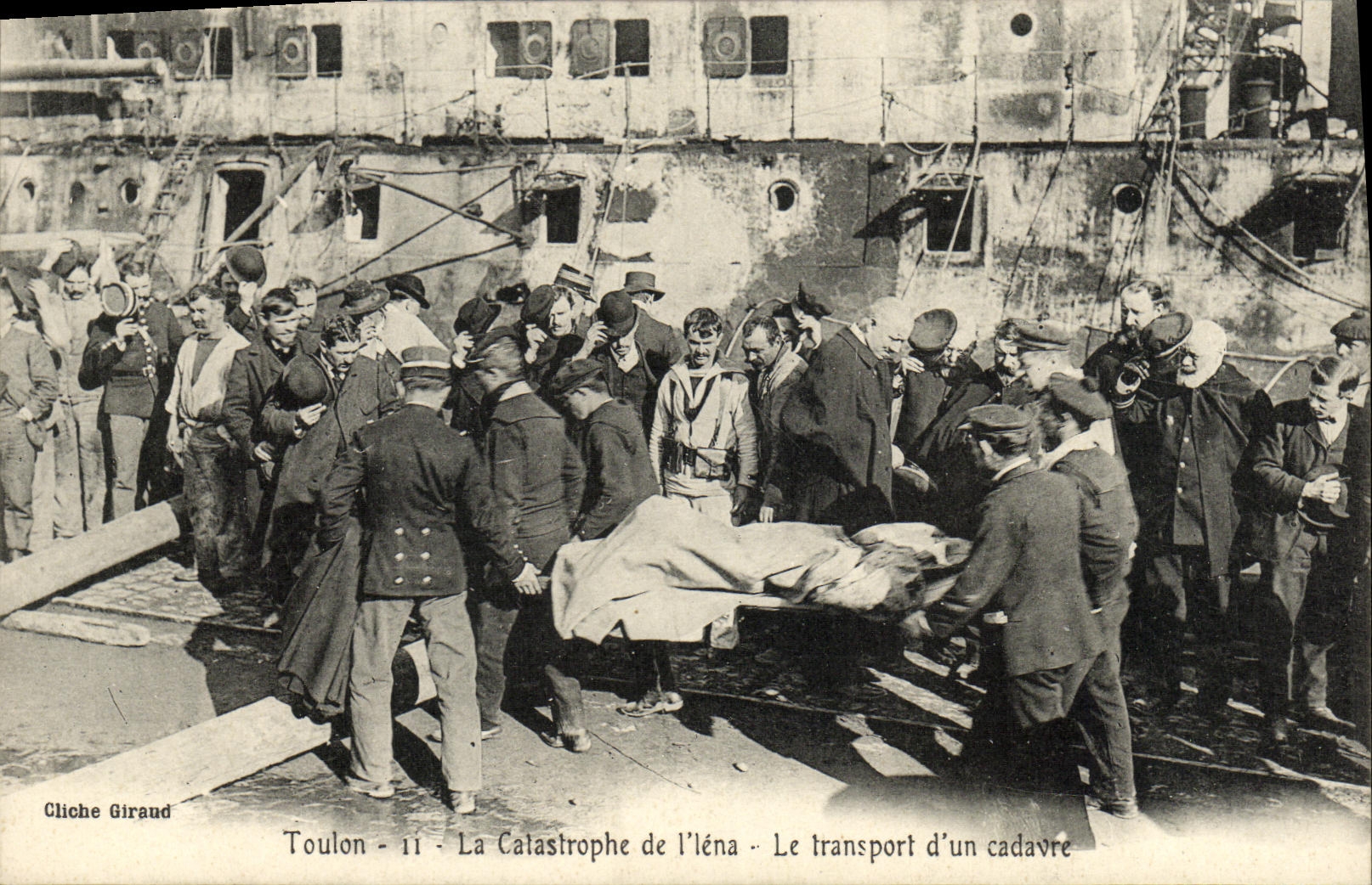 Toulon - 11 - La Catástrofe de l'Élena - El transporte de un cadáver — Cliche Giraud