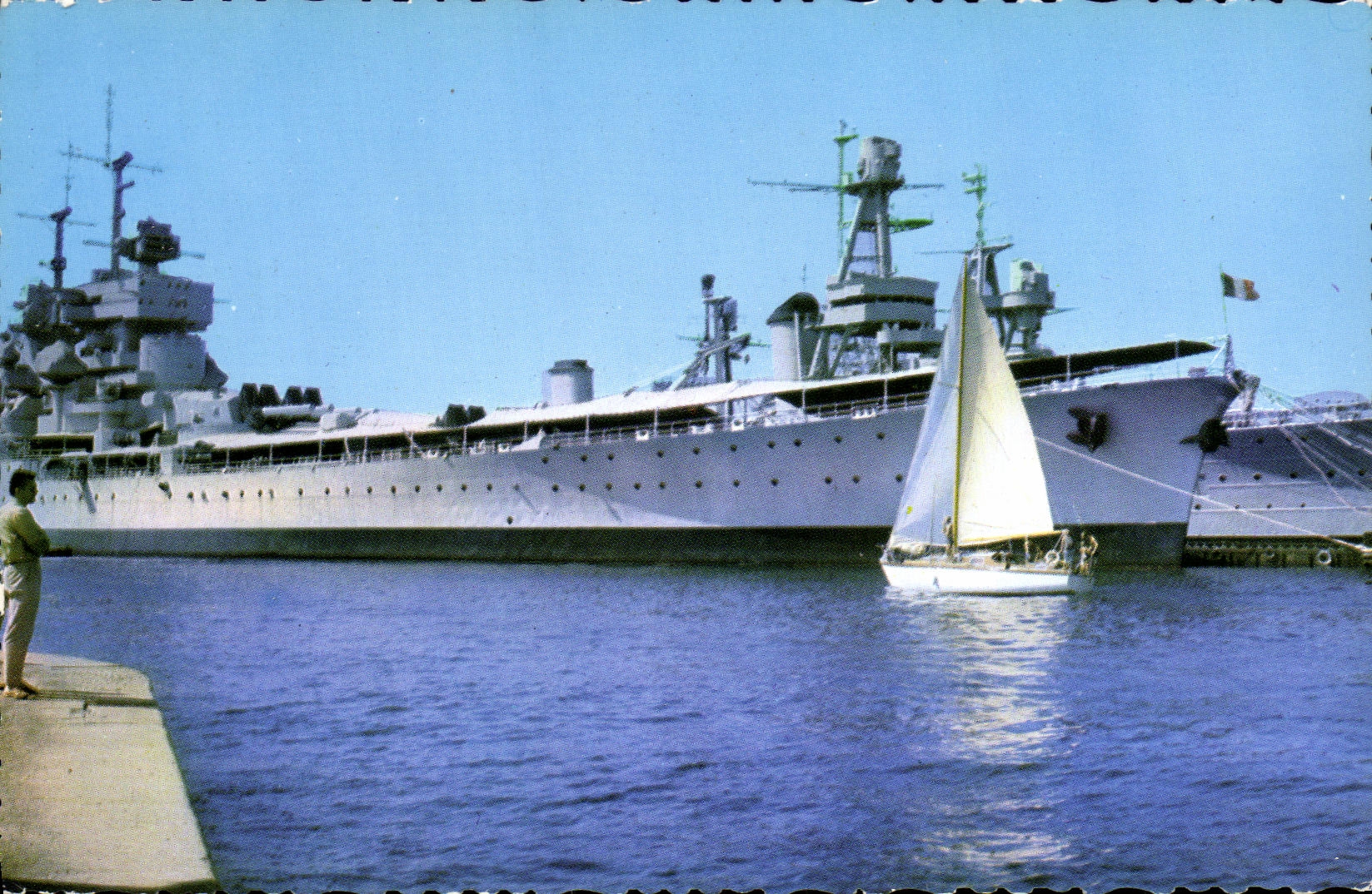 CPM Bateau Guerre Toulon Le Port et Le Jean Bart