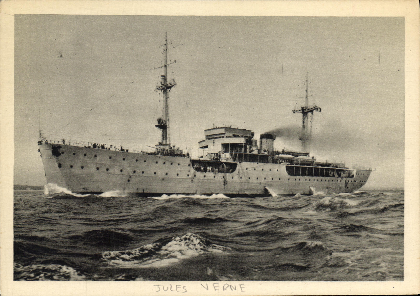 CPSM Bateau Jules VErne Ravitailleur de sous marins