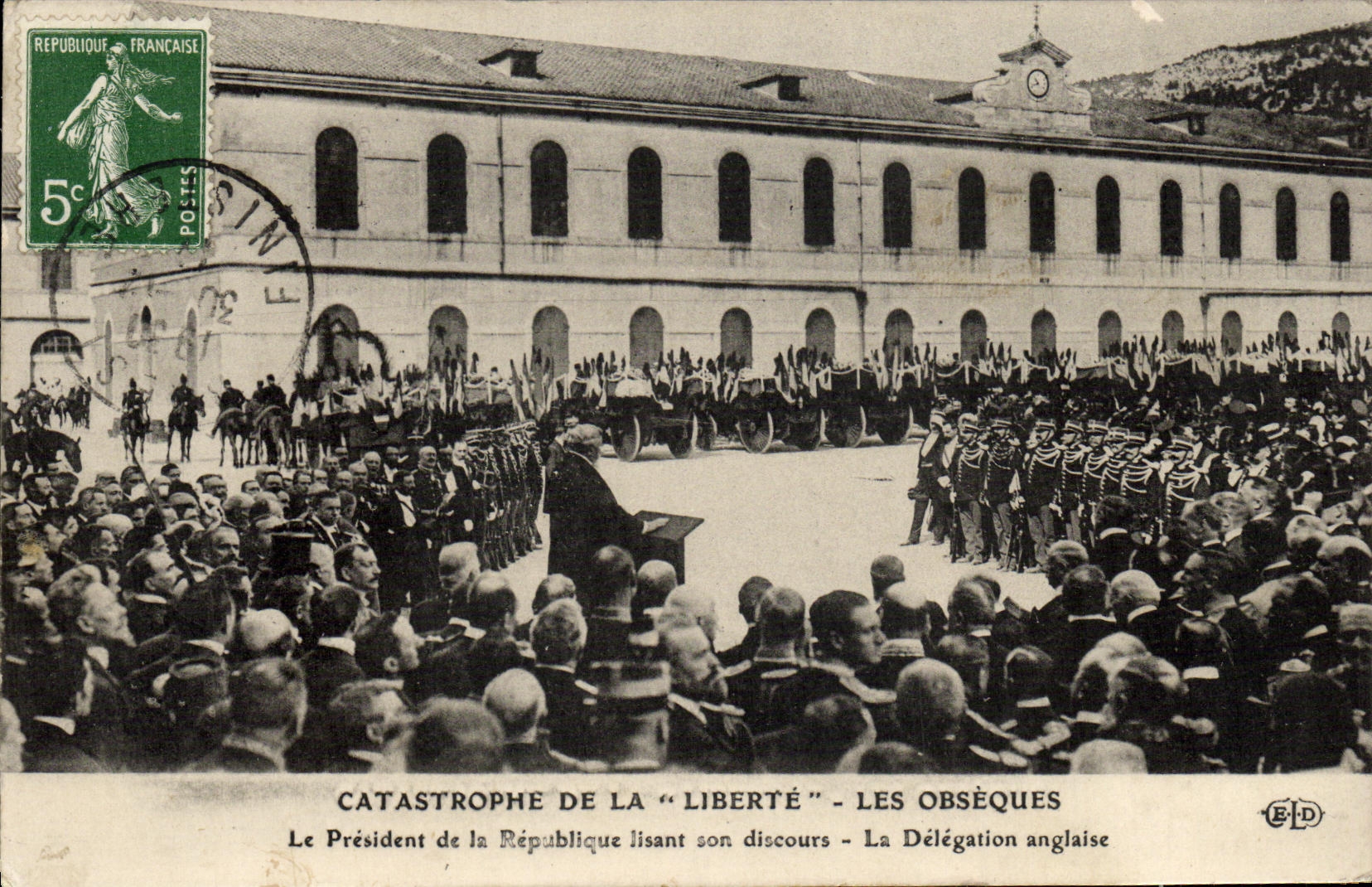 CPA Bateau Catastrophe de la Liberte Toulon Le president de la Republique 