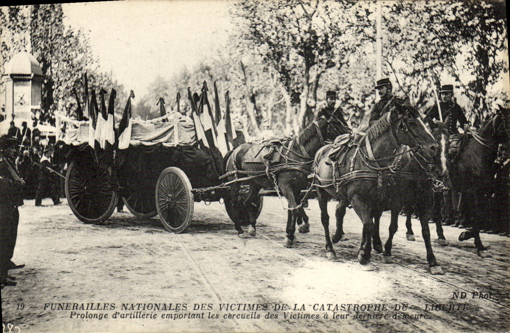 Funerales nacionales de las víctimas del desastre del « Liberte » — ND Fot. — n°19