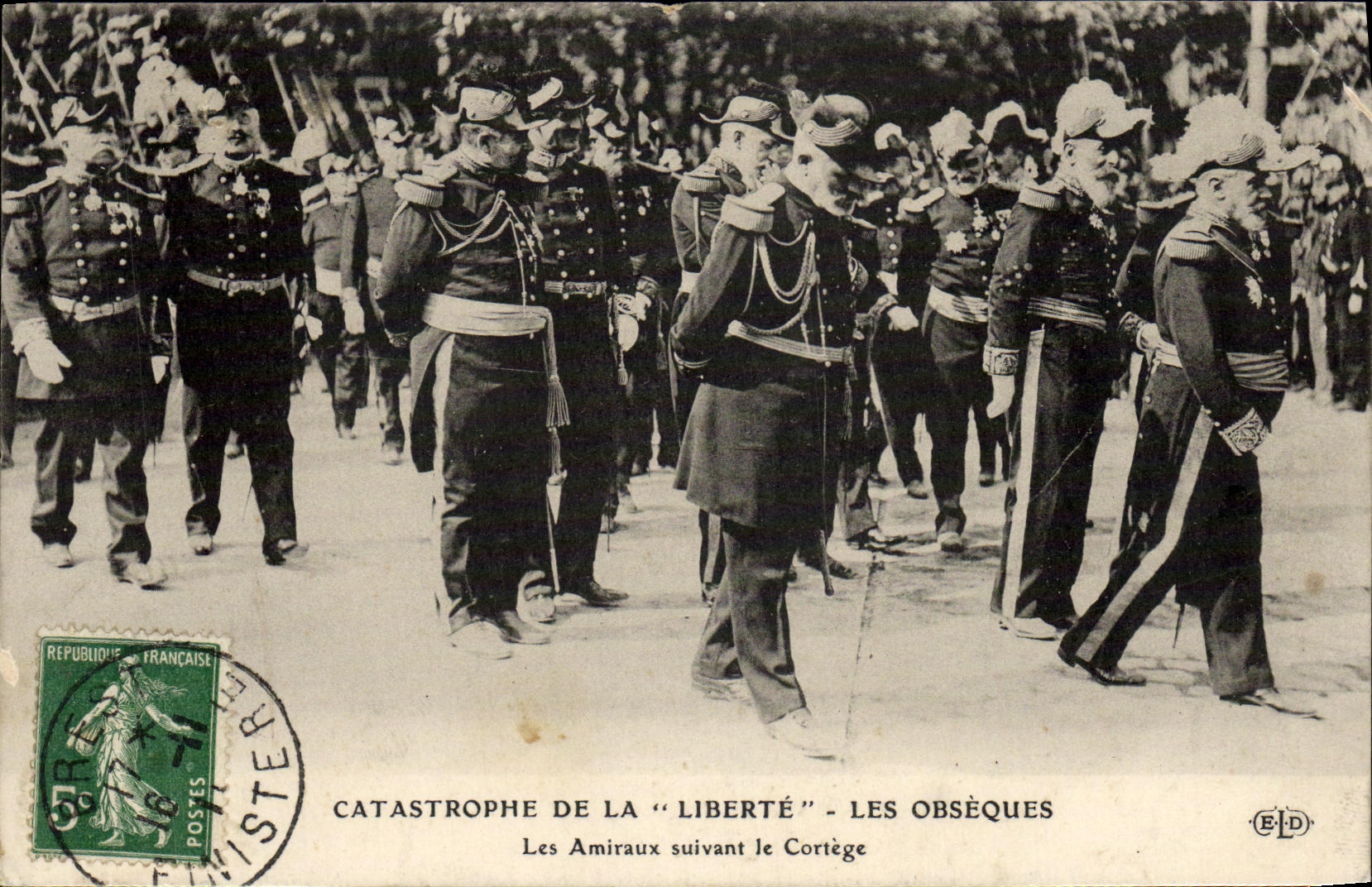 Catastrophe de la "Liberté" — Les obsèques — Les Amiraux suivant le cortège — Éditeur E.P.D.