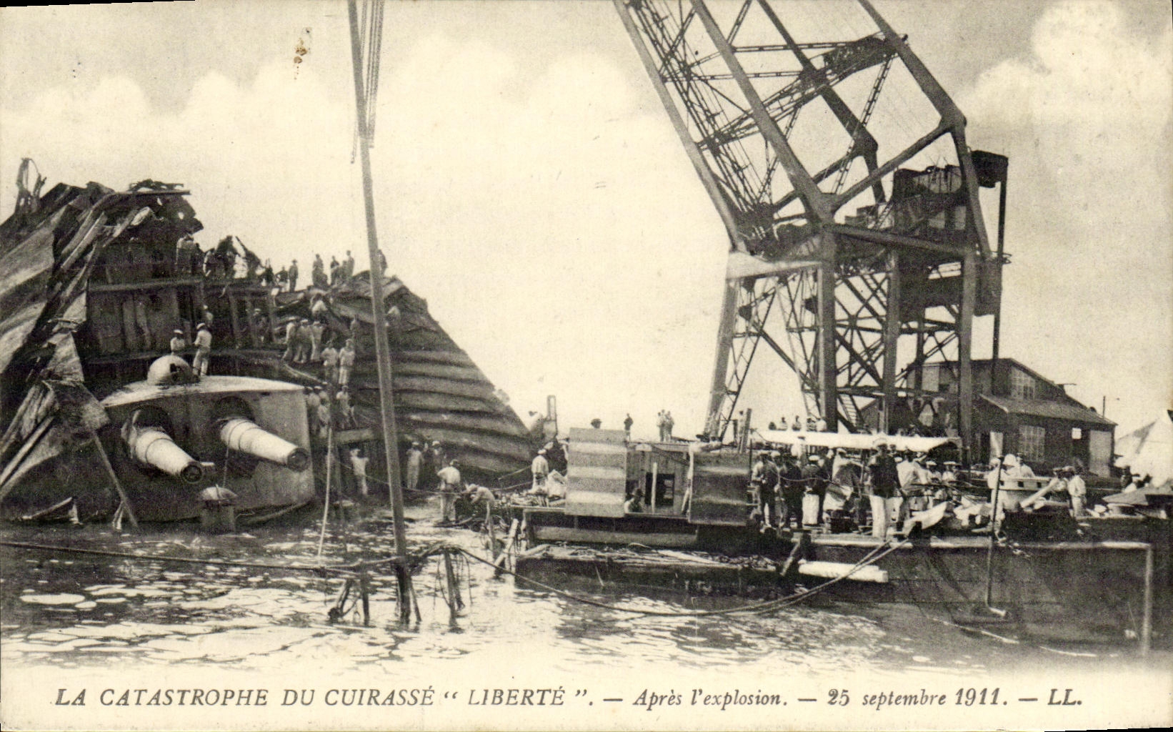 La catastrophe du cuirassé "Liberté" — Après l'explosion — 25 septembre 1911 — LL.