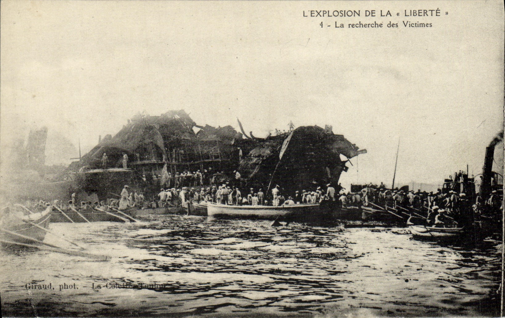 CPA Bateau Catastrophe du Liberte Toulon La recherche des victimes