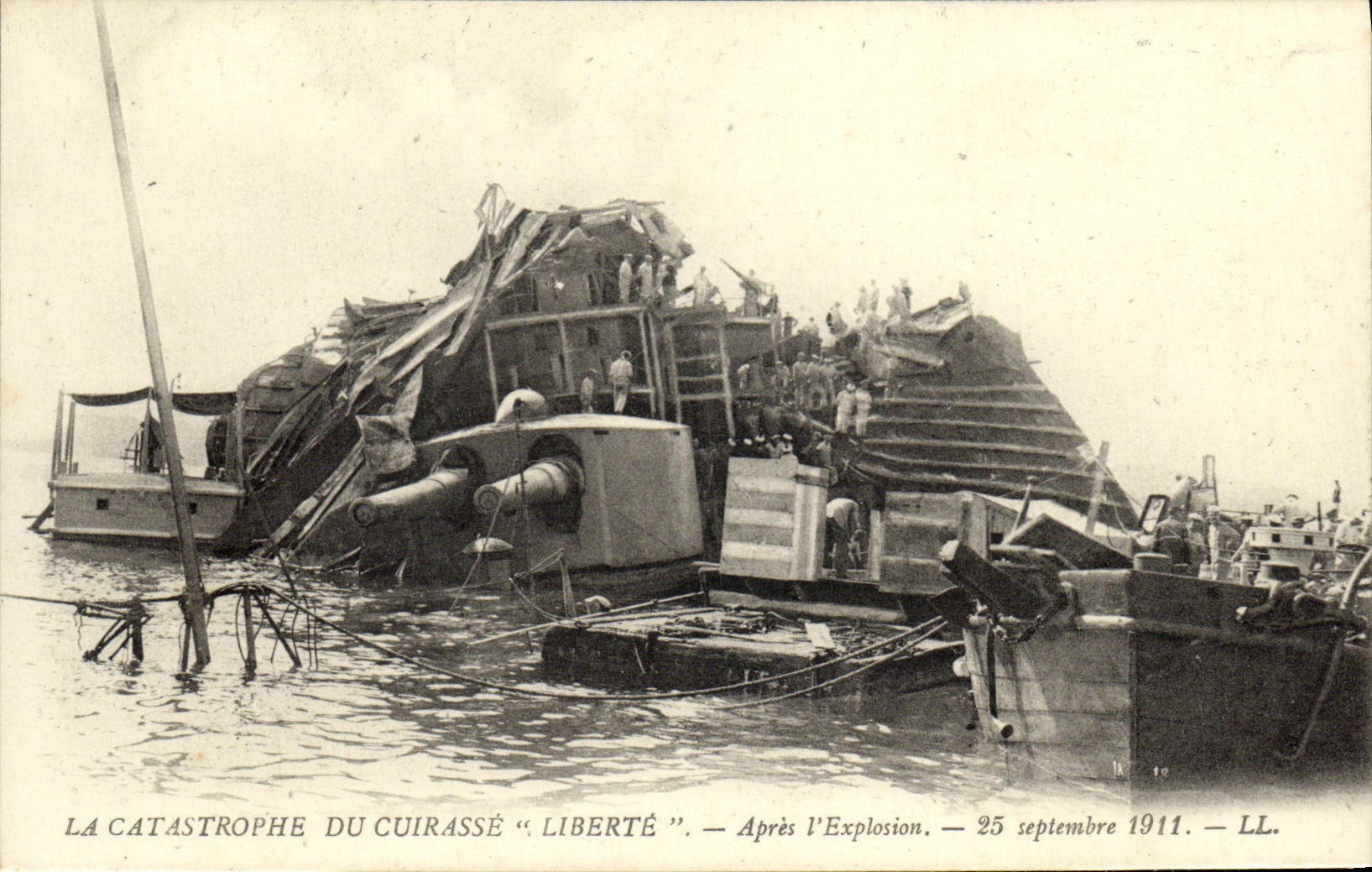 Catastrophe du cuirassé "Liberté" — Après l'explosion — 25 septembre 1911 — LL.